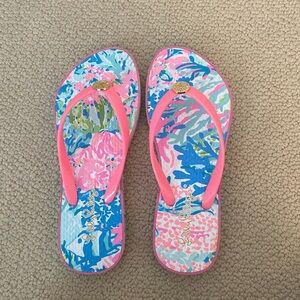 lilly pulitzer flip flops